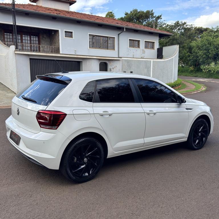 VOLKSWAGEN Polo Hatch - Foto