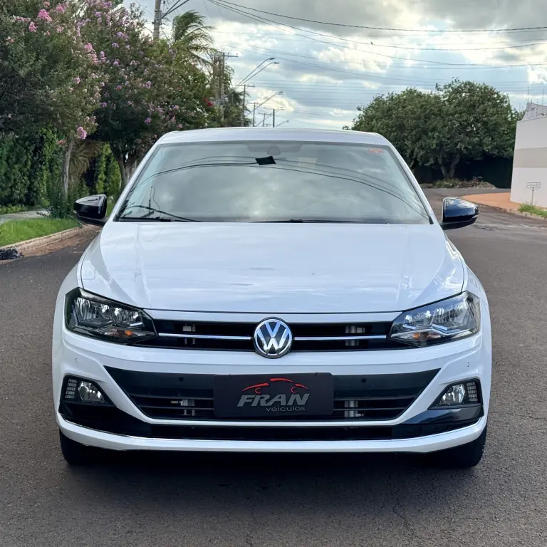 VOLKSWAGEN Polo Hatch - Foto