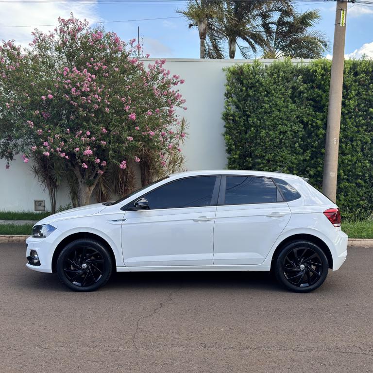VOLKSWAGEN Polo Hatch - Foto