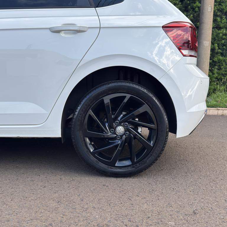 VOLKSWAGEN Polo Hatch - Foto