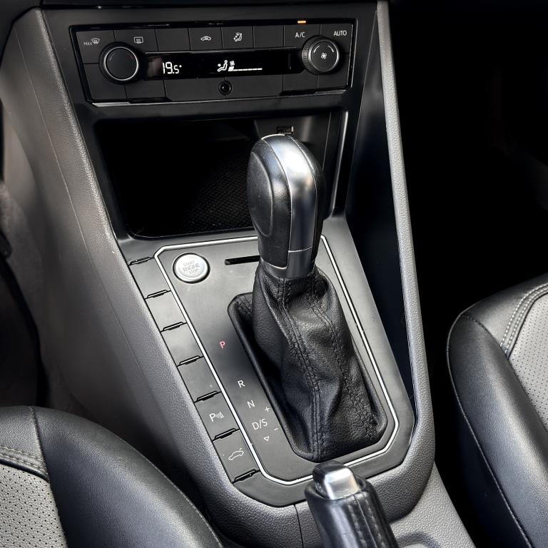 VOLKSWAGEN Polo Hatch - Foto