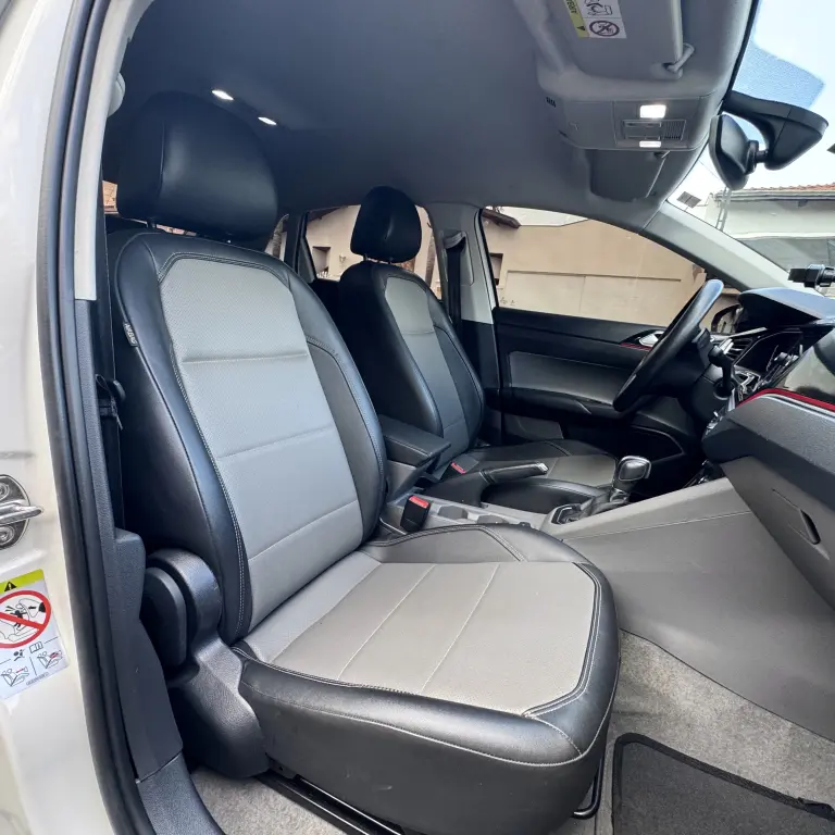 VOLKSWAGEN Polo Hatch - Foto