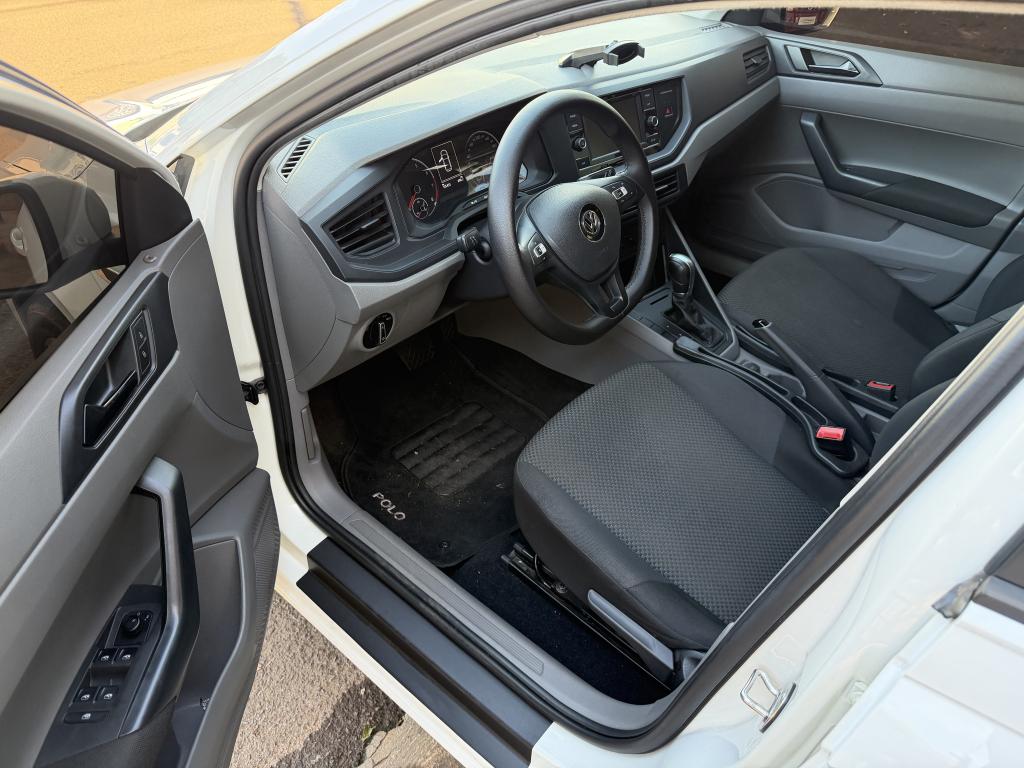 VOLKSWAGEN Polo Hatch - Foto