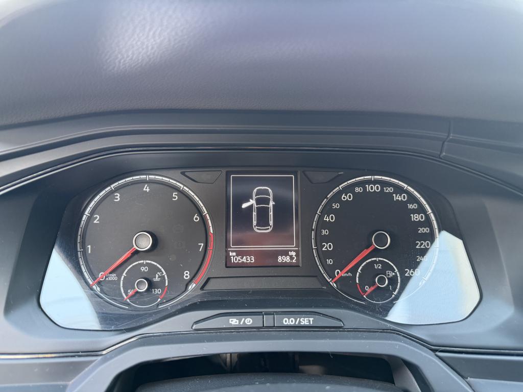 VOLKSWAGEN Polo Hatch - Foto