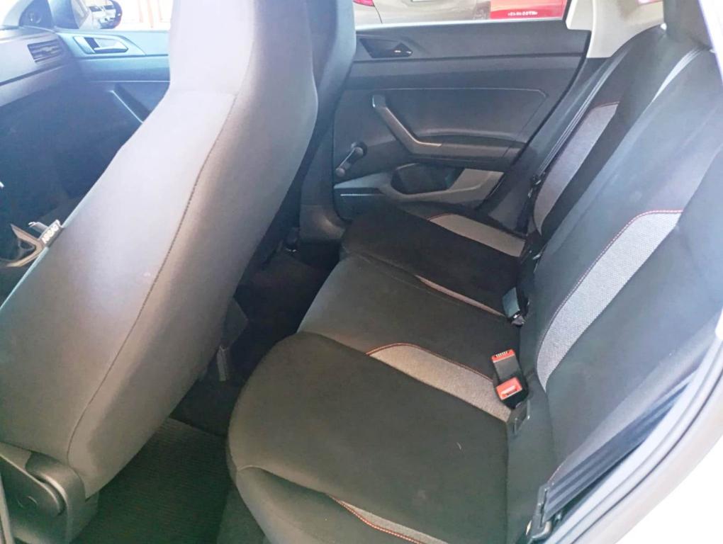 VOLKSWAGEN Polo Hatch - Foto