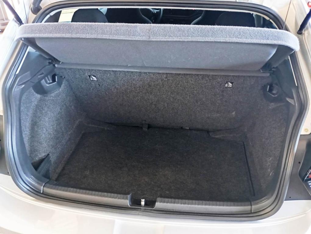 VOLKSWAGEN Polo Hatch - Foto