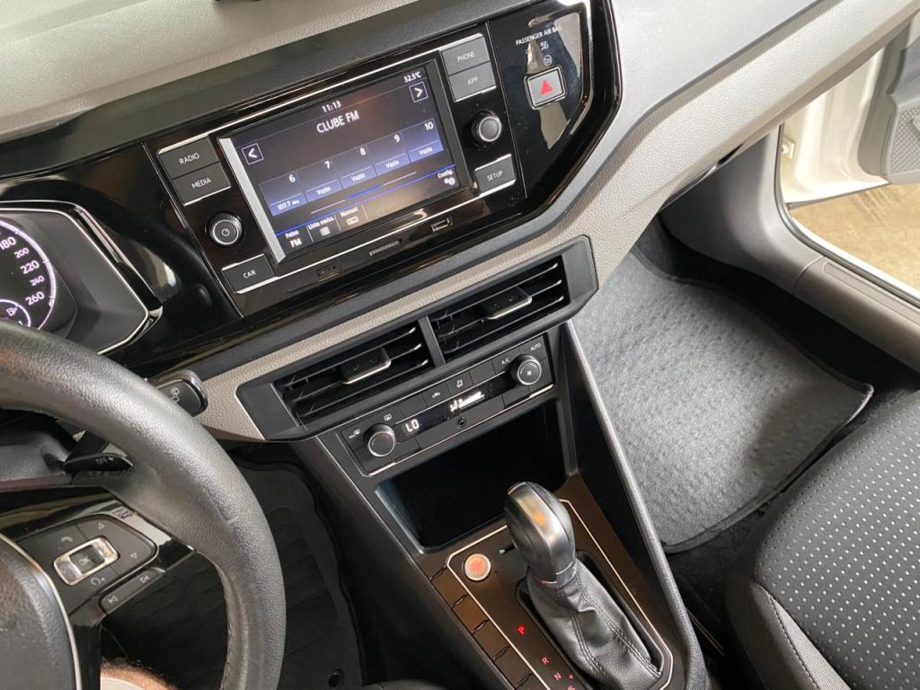 VOLKSWAGEN Polo Hatch - Foto