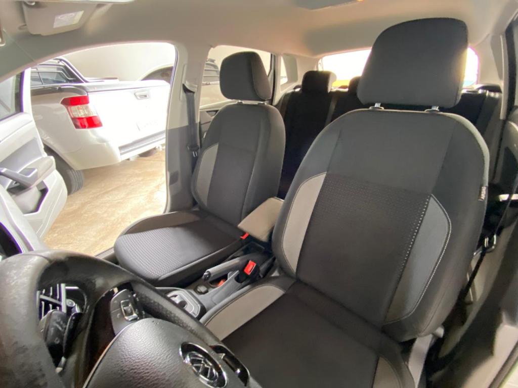 VOLKSWAGEN Polo Hatch - Foto