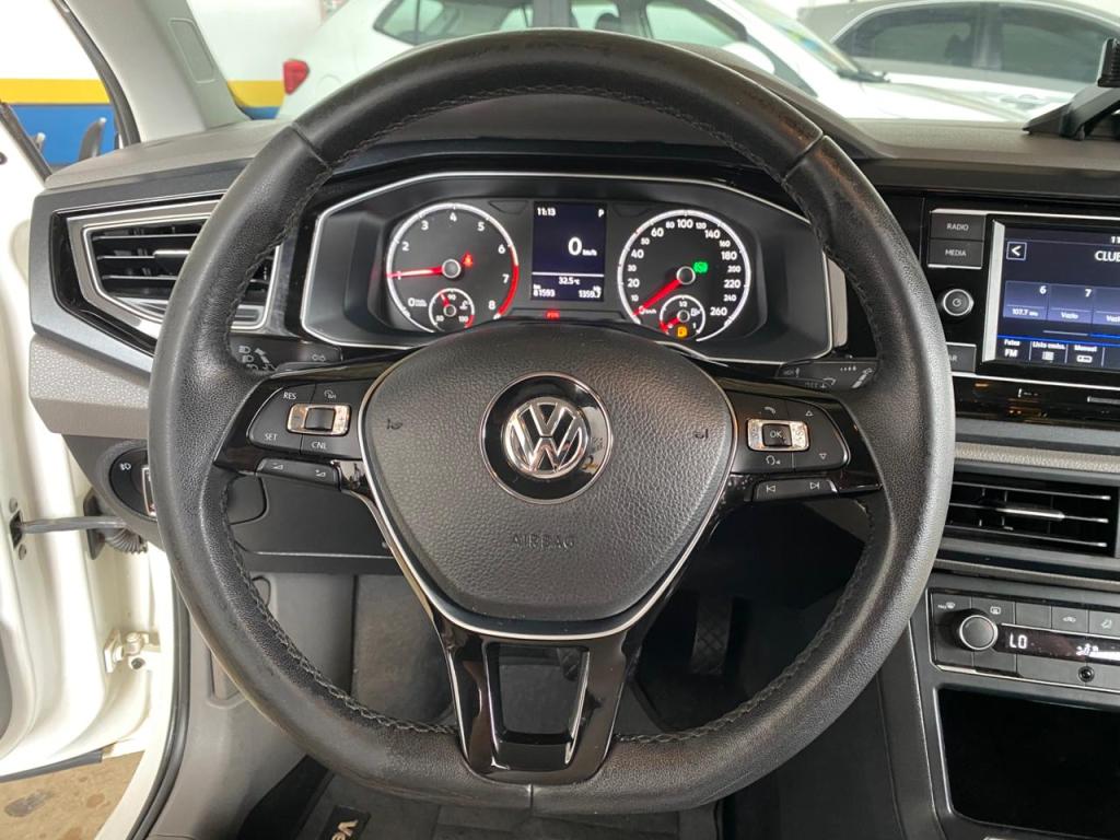 VOLKSWAGEN Polo Hatch - Foto