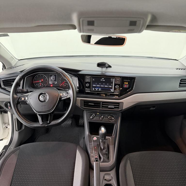 VOLKSWAGEN Polo Hatch - Foto