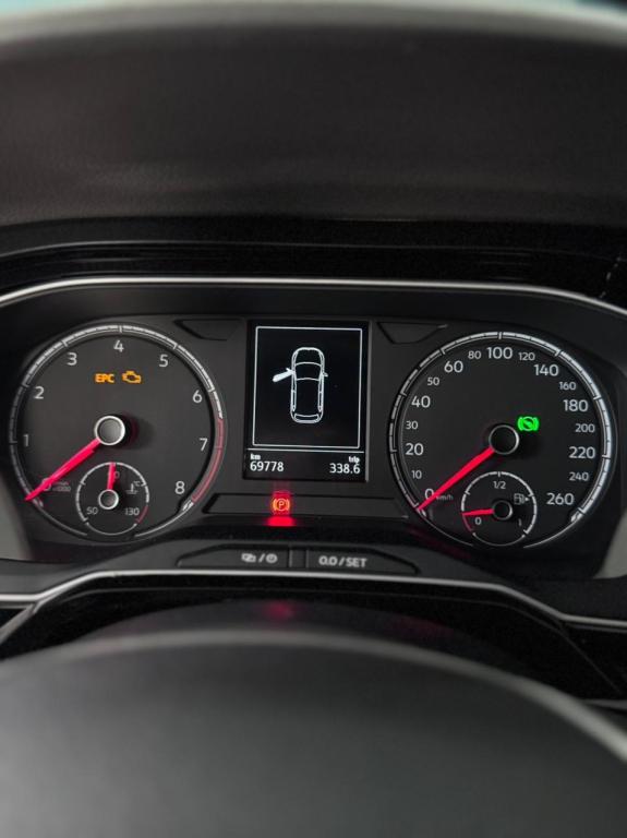 VOLKSWAGEN Polo Hatch - Foto