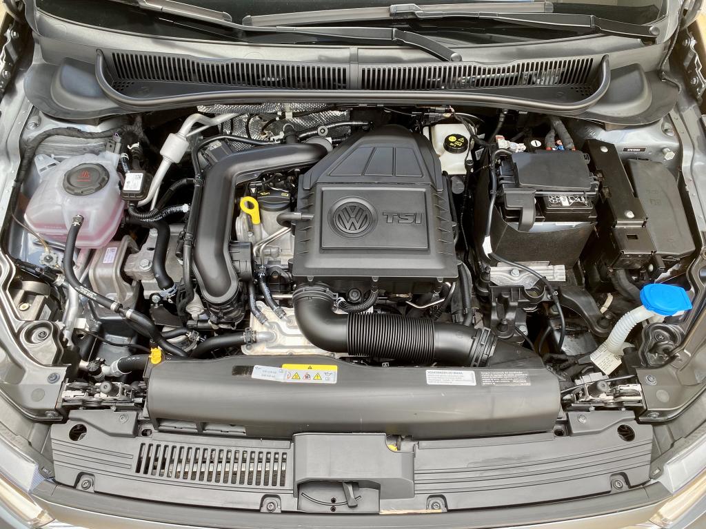 VOLKSWAGEN Polo Hatch - Foto