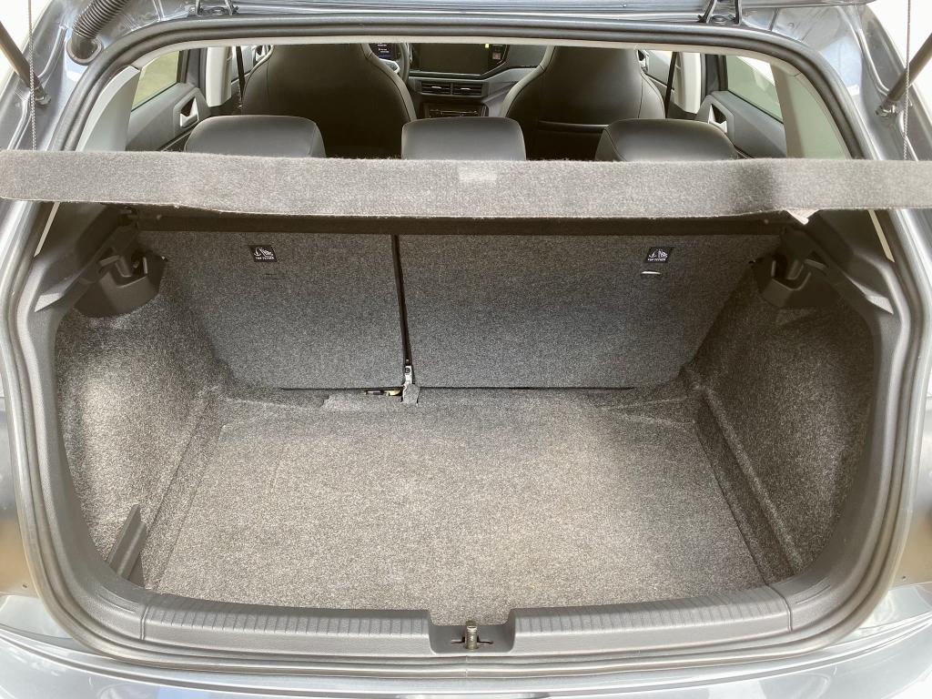 VOLKSWAGEN Polo Hatch - Foto