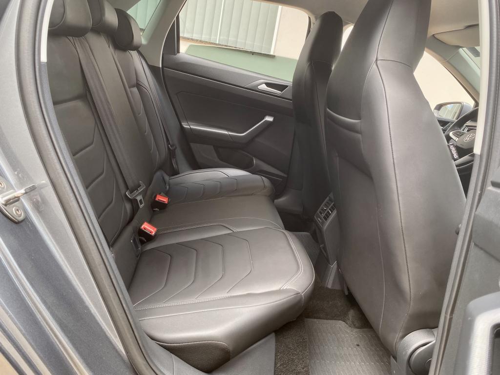 VOLKSWAGEN Polo Hatch - Foto