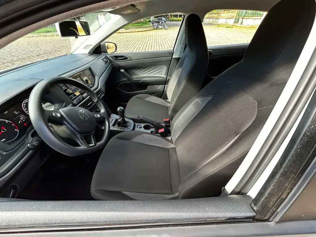 VOLKSWAGEN Polo Hatch - Foto