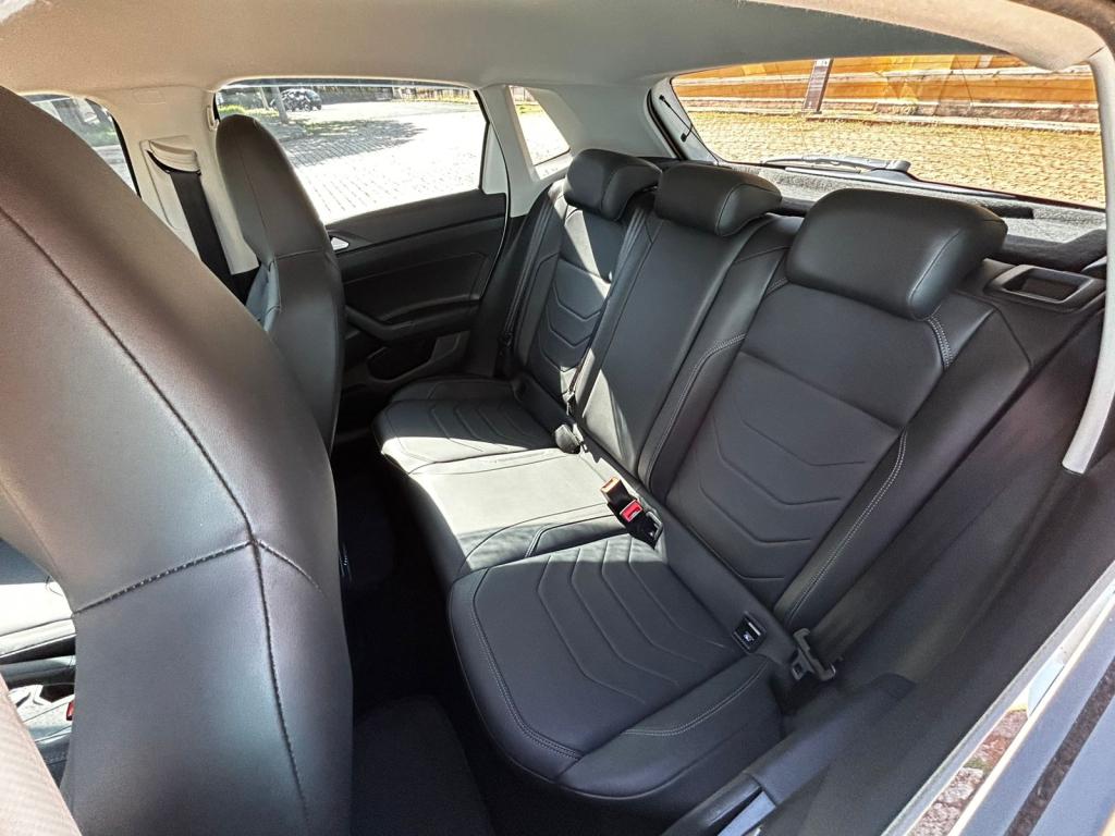 VOLKSWAGEN Polo Hatch - Foto