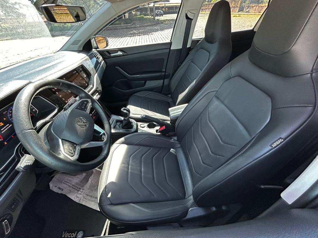 VOLKSWAGEN Polo Hatch - Foto