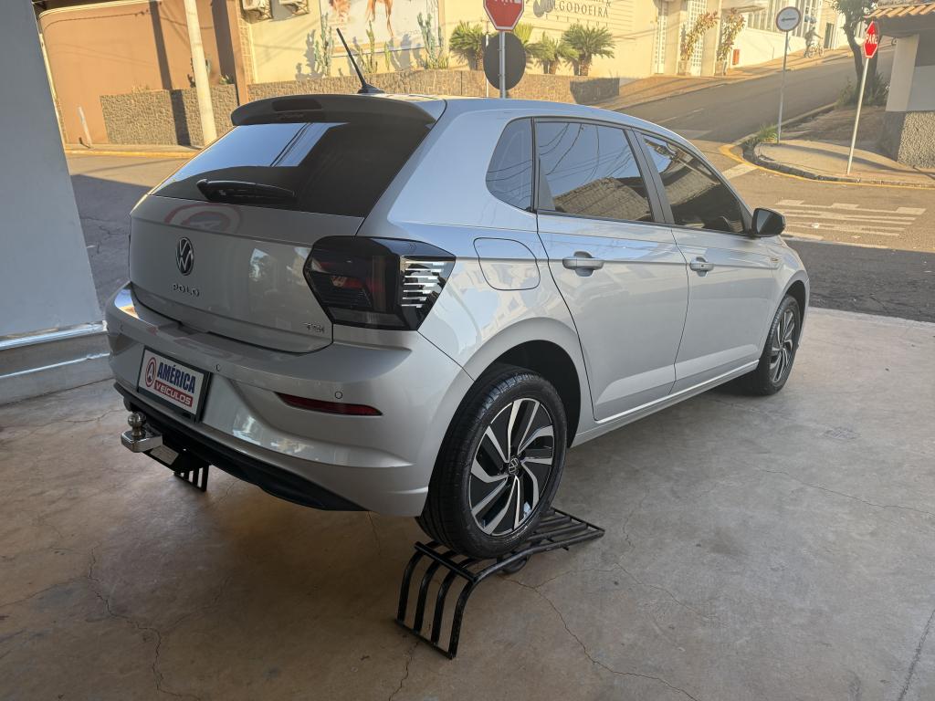 VOLKSWAGEN Polo Hatch - Foto