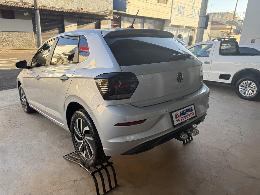 VOLKSWAGEN Polo Hatch - Foto