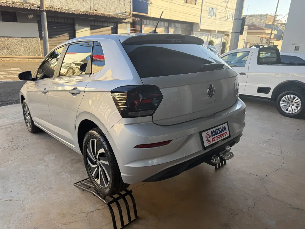 VOLKSWAGEN Polo Hatch - Foto