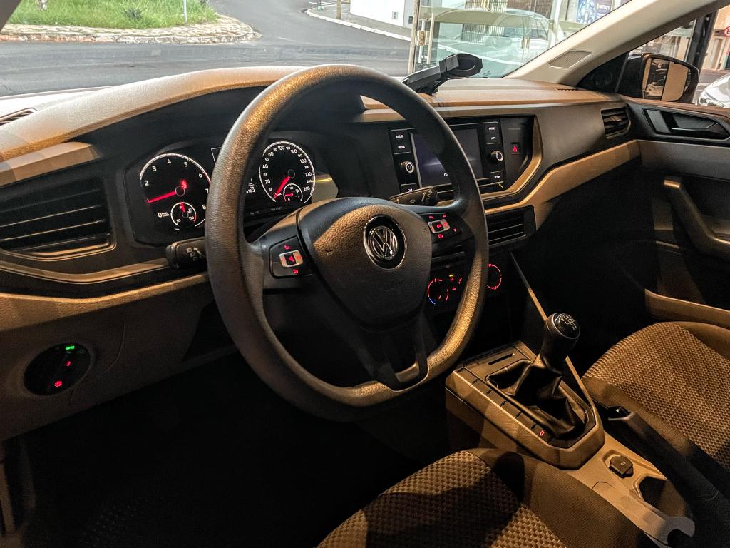 VOLKSWAGEN Polo Hatch - Foto