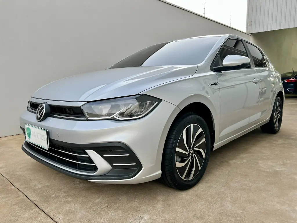 VOLKSWAGEN Polo Hatch - Foto
