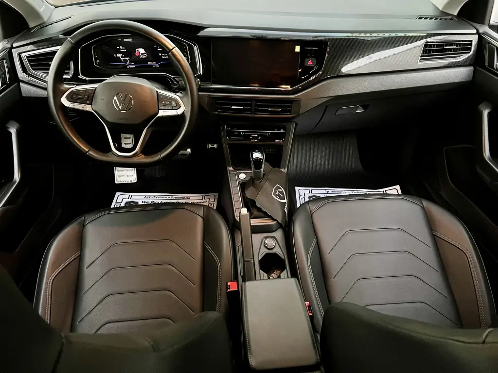 VOLKSWAGEN Polo Hatch - Foto
