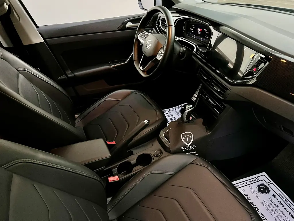 VOLKSWAGEN Polo Hatch - Foto