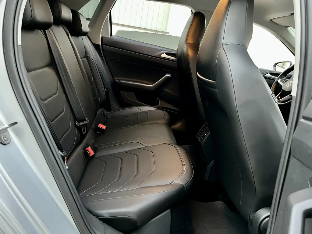 VOLKSWAGEN Polo Hatch - Foto