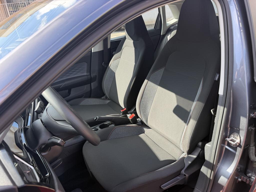 VOLKSWAGEN Polo Hatch - Foto
