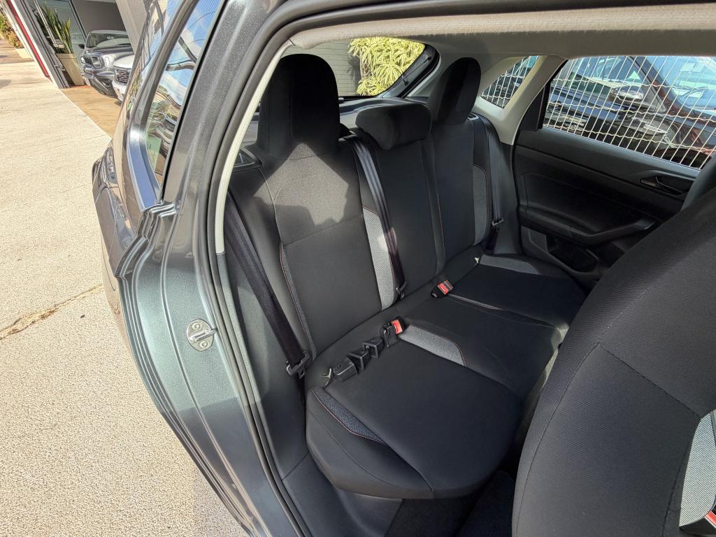 VOLKSWAGEN Polo Hatch - Foto