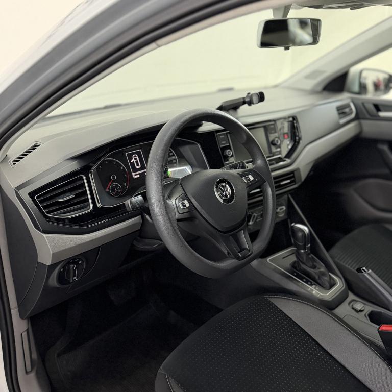 VOLKSWAGEN Polo Hatch - Foto
