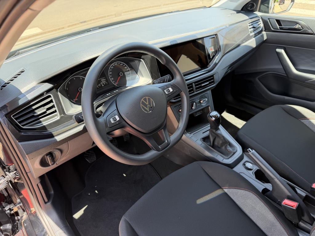 VOLKSWAGEN Polo Hatch - Foto