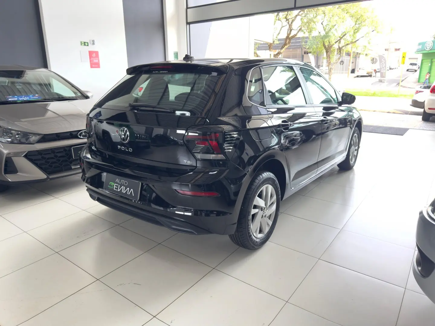VOLKSWAGEN Polo Hatch - Foto