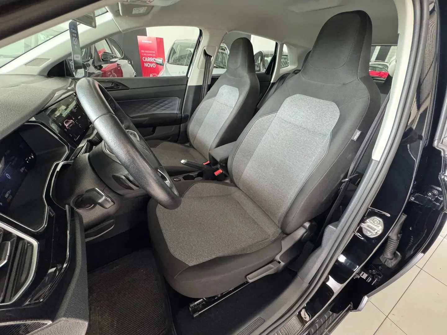 VOLKSWAGEN Polo Hatch - Foto