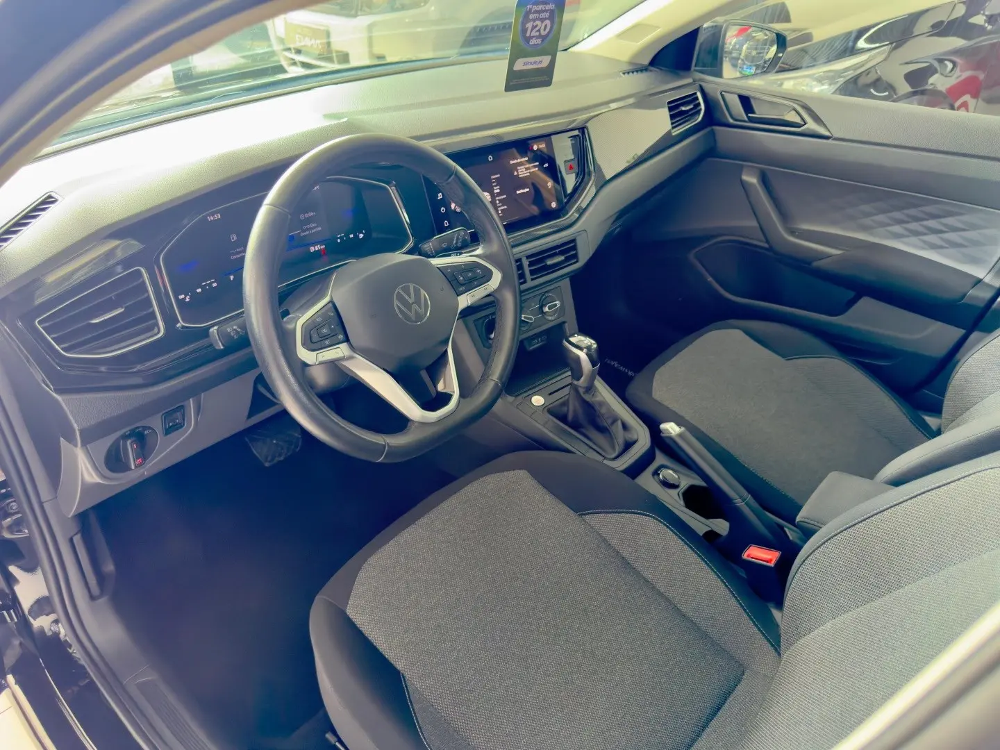 VOLKSWAGEN Polo Hatch - Foto