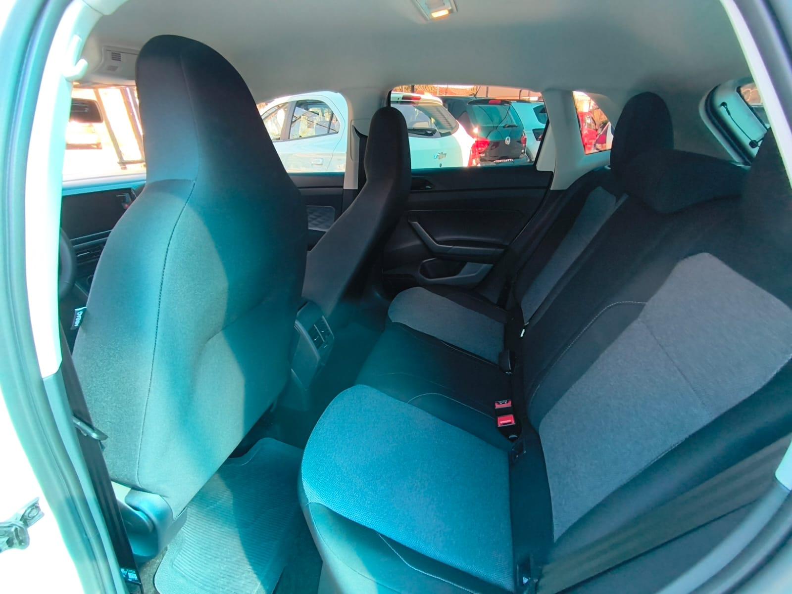 VOLKSWAGEN Polo Hatch - Foto