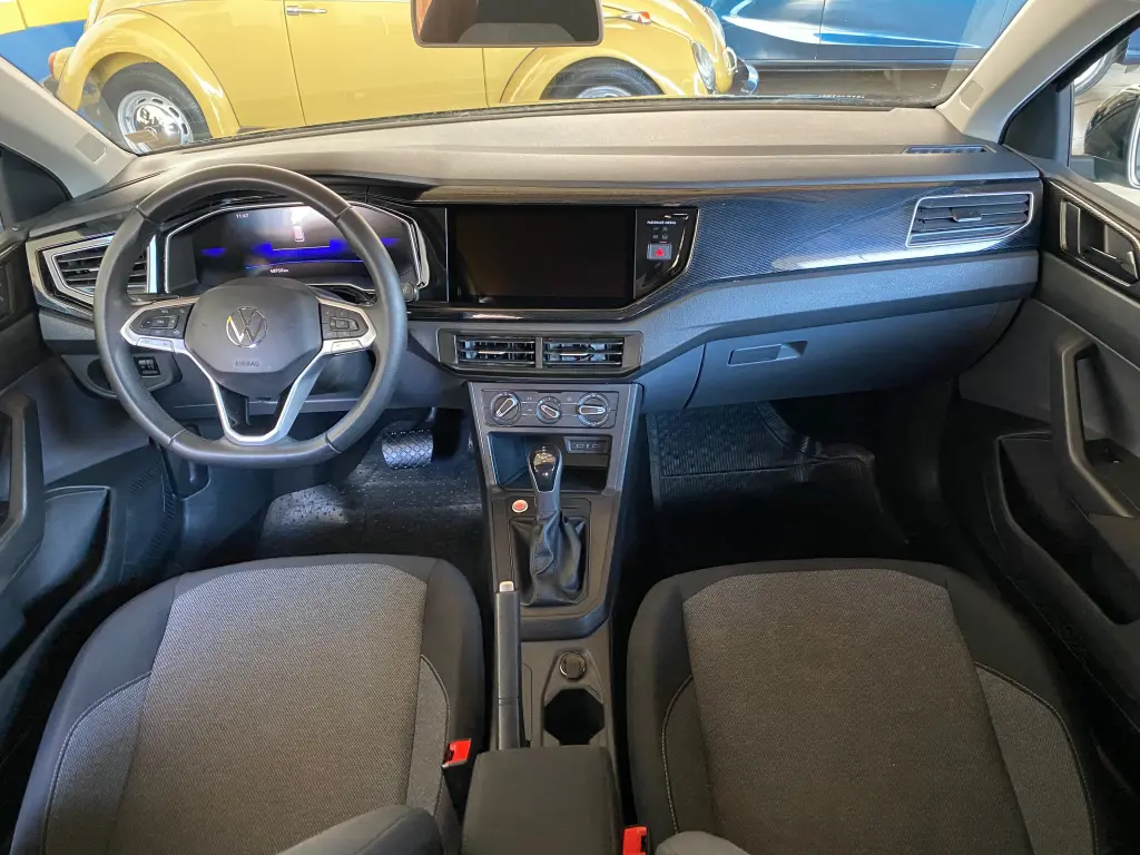 VOLKSWAGEN Polo Hatch - Foto