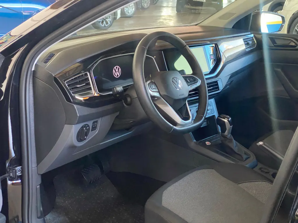 VOLKSWAGEN Polo Hatch - Foto