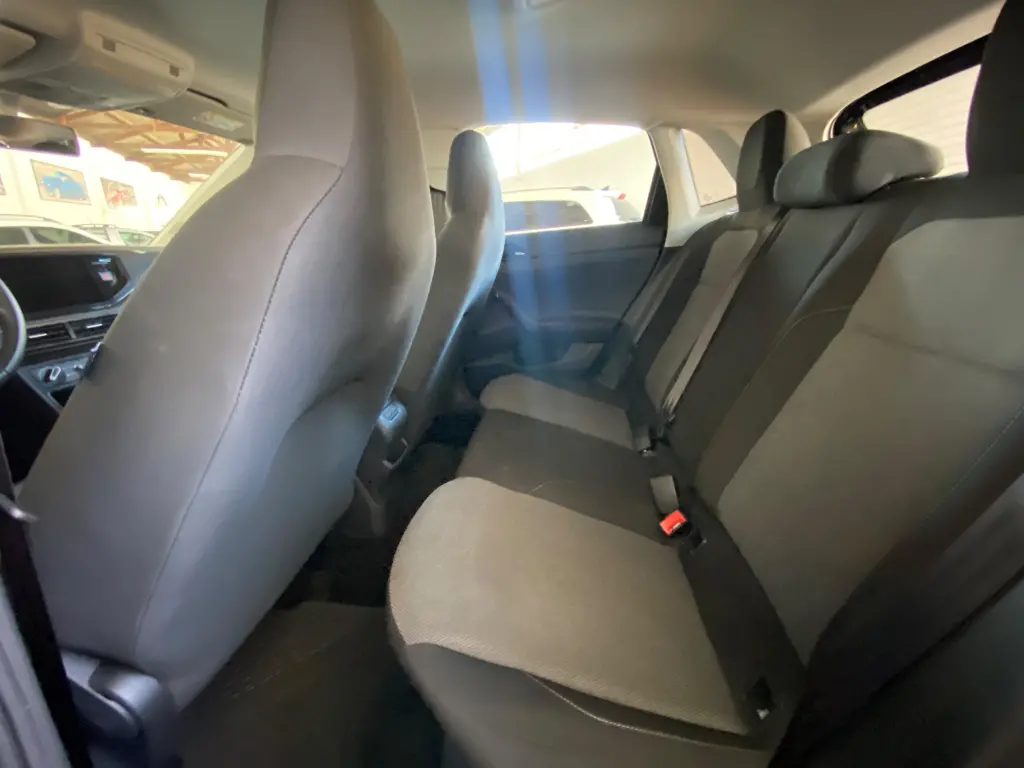 VOLKSWAGEN Polo Hatch - Foto