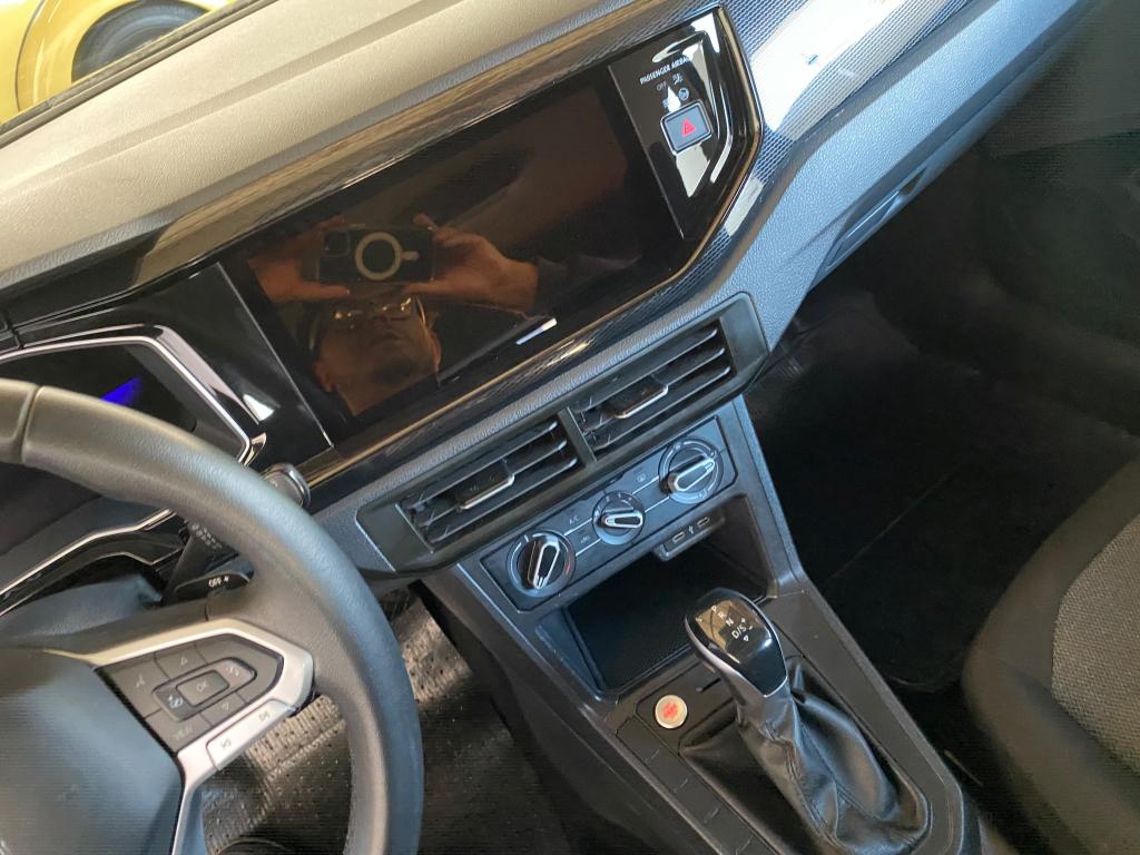 VOLKSWAGEN Polo Hatch - Foto