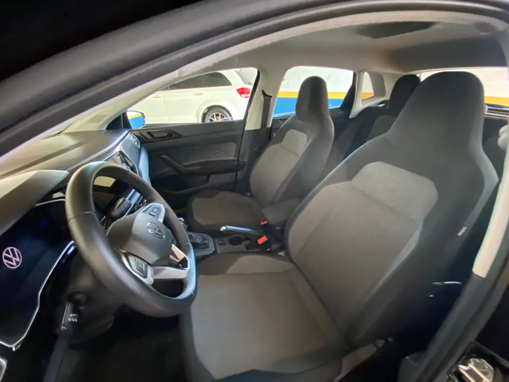 VOLKSWAGEN Polo Hatch - Foto