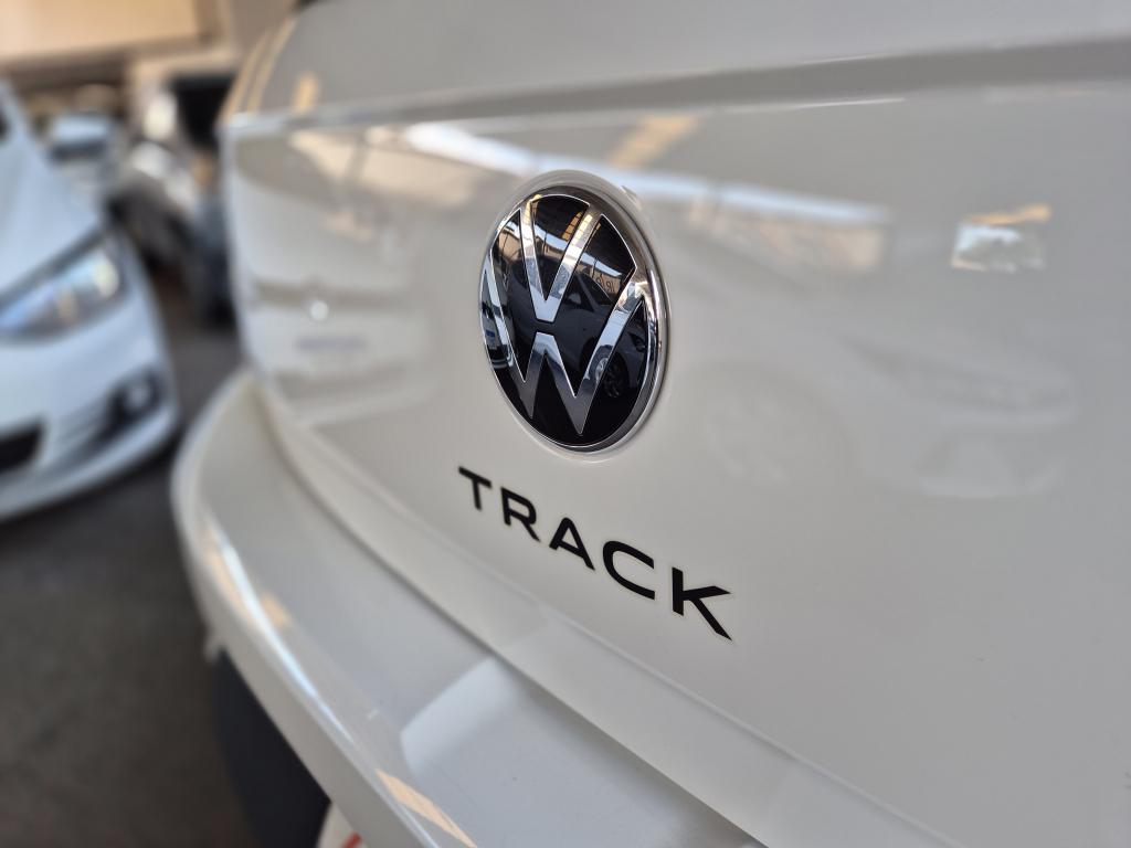 VOLKSWAGEN Polo Hatch - Foto