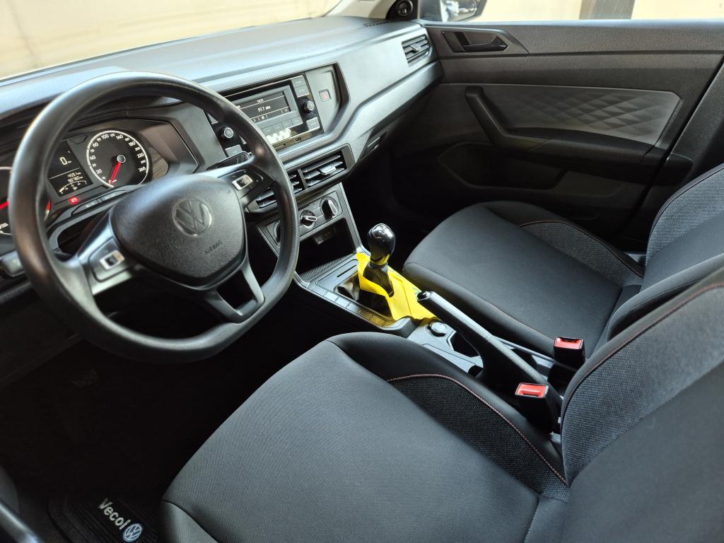VOLKSWAGEN Polo Hatch - Foto