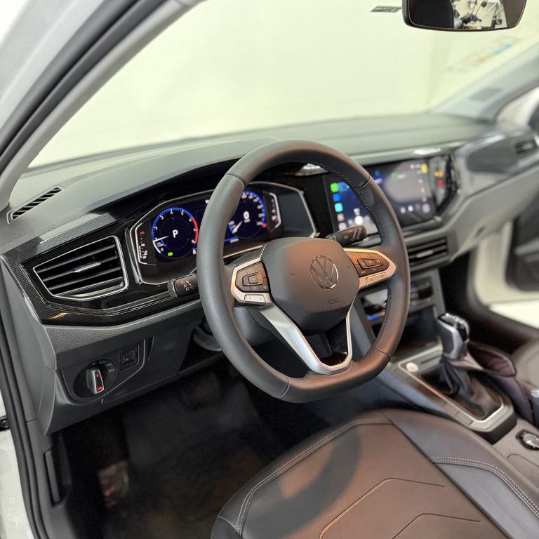 VOLKSWAGEN Polo Hatch - Foto