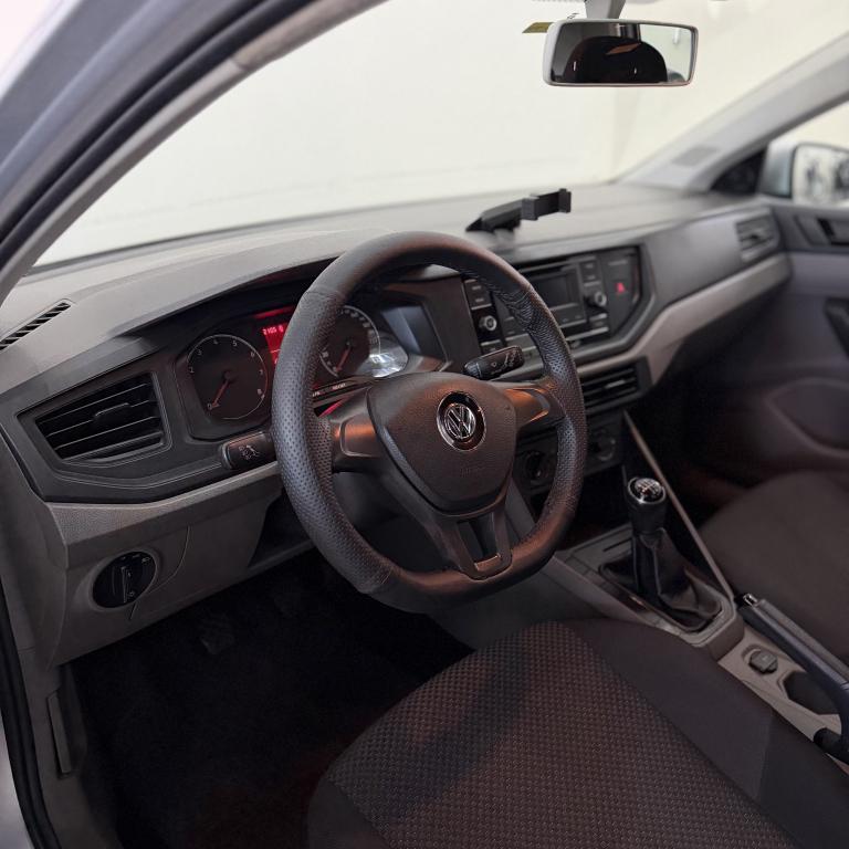 VOLKSWAGEN Polo Hatch - Foto