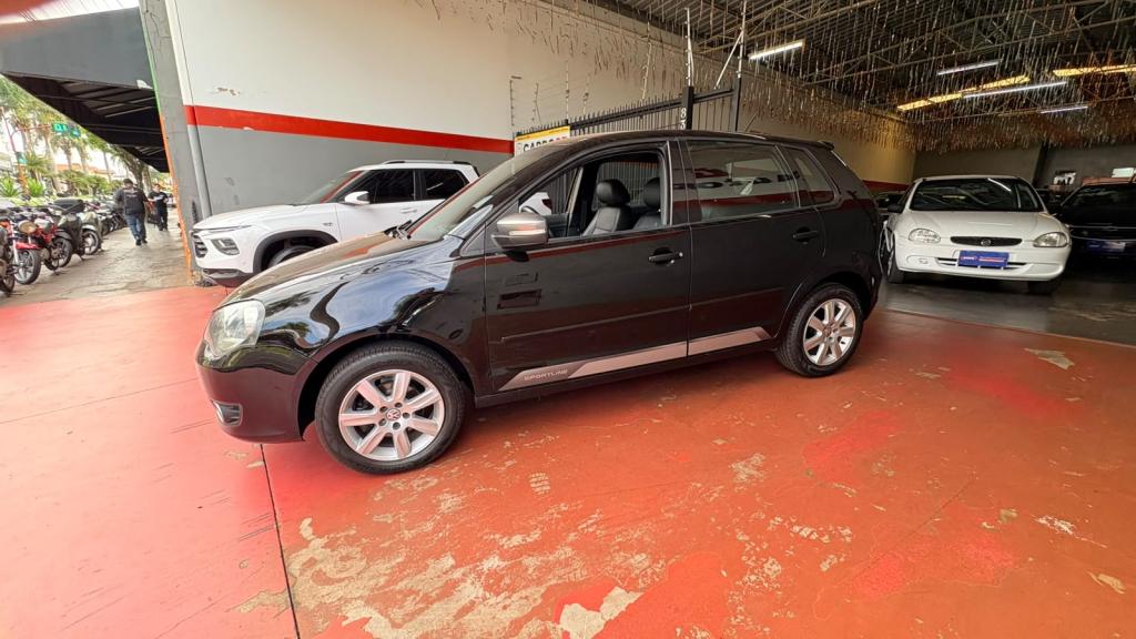 VOLKSWAGEN Polo Hatch - Foto