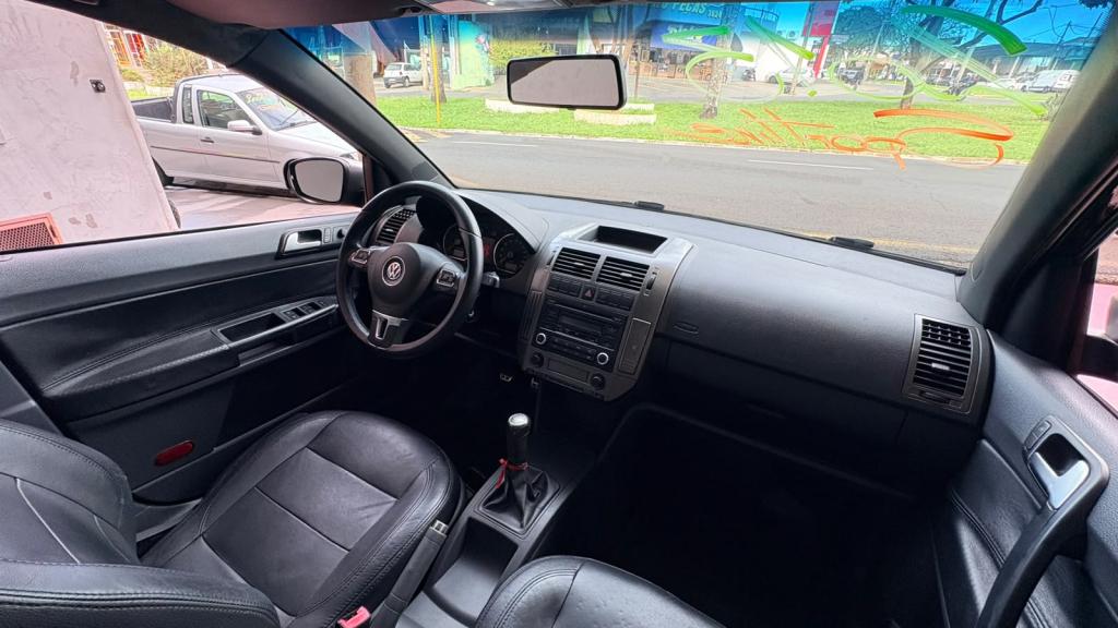 VOLKSWAGEN Polo Hatch - Foto