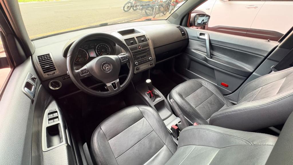 VOLKSWAGEN Polo Hatch - Foto