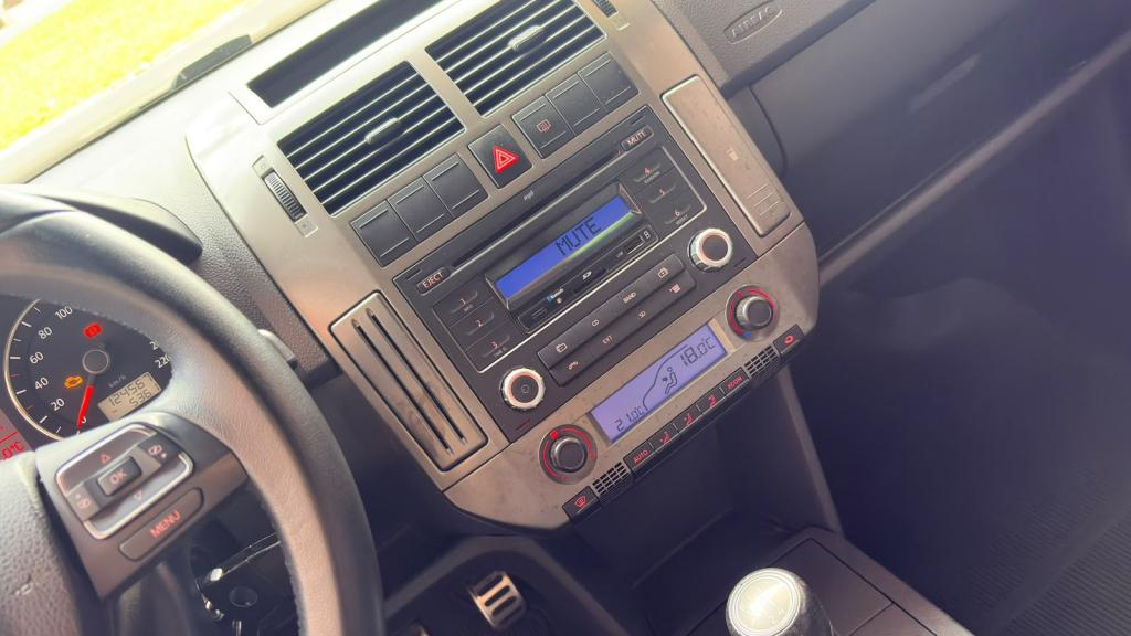 VOLKSWAGEN Polo Hatch - Foto